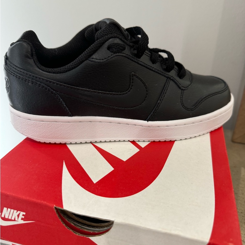 Women’s Nike Ebernon Low